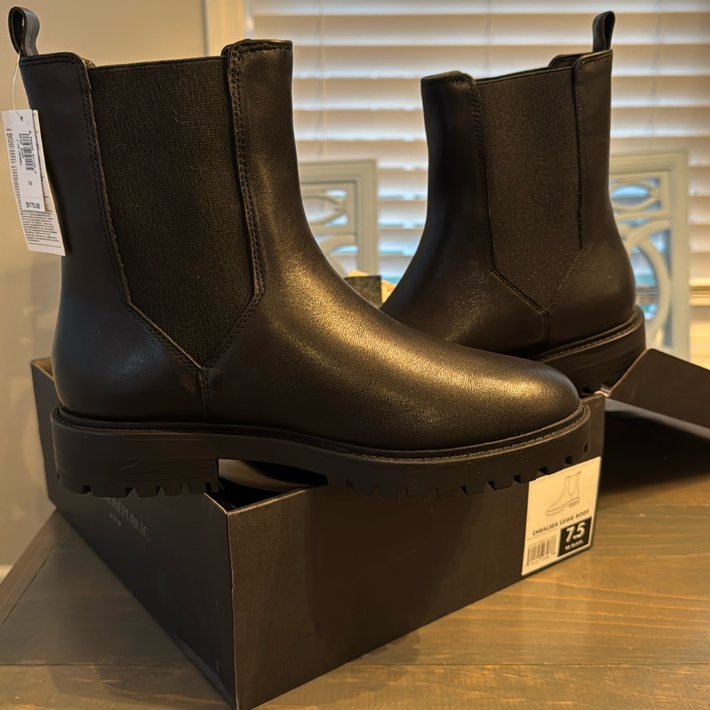 Banana Republic Chelsea Boot 7.5